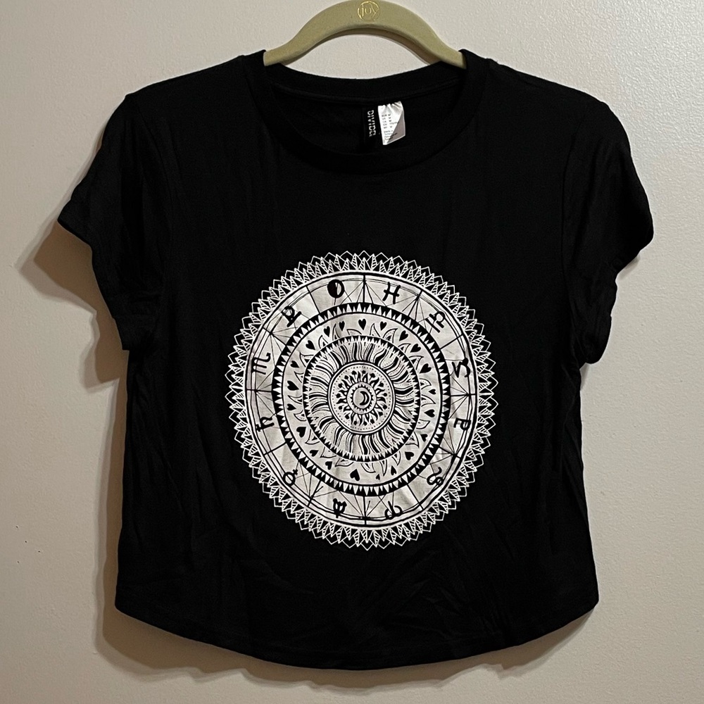 Divided H&M Black Graphic Tee